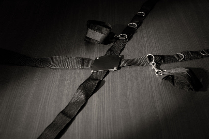 Costrittivo per porta Over the Door Bondage Cross Black